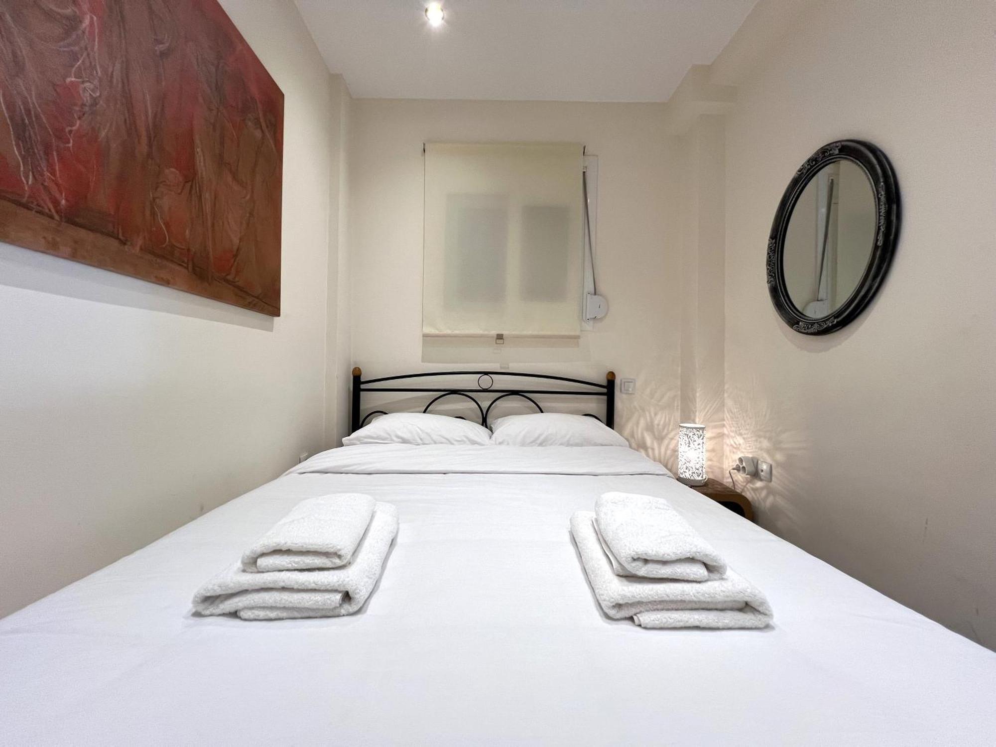 Historic Center Getaway 10'Walk To Acropolis Hill Apartment Атина Екстериор снимка