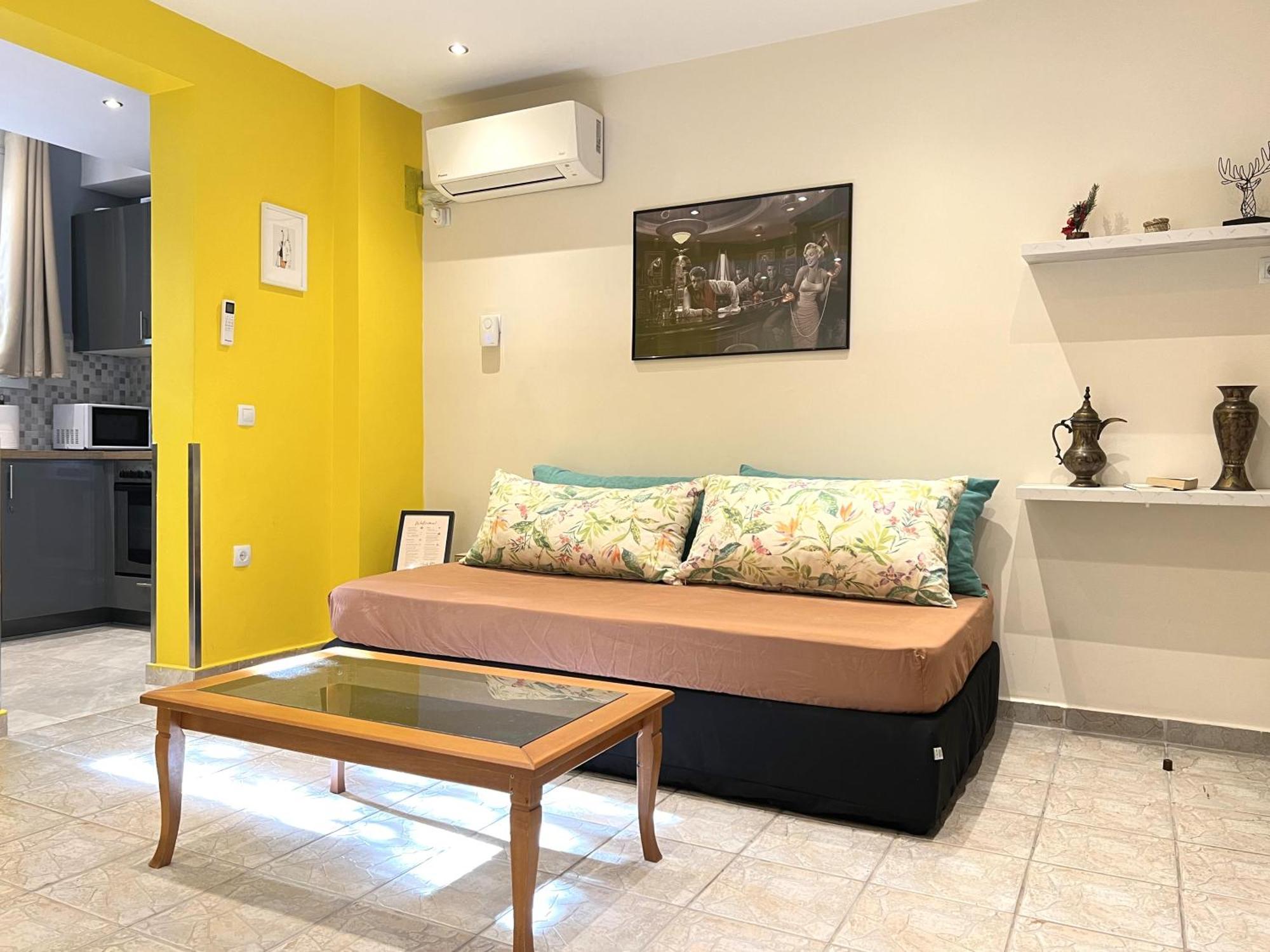 Historic Center Getaway 10'Walk To Acropolis Hill Apartment Атина Екстериор снимка