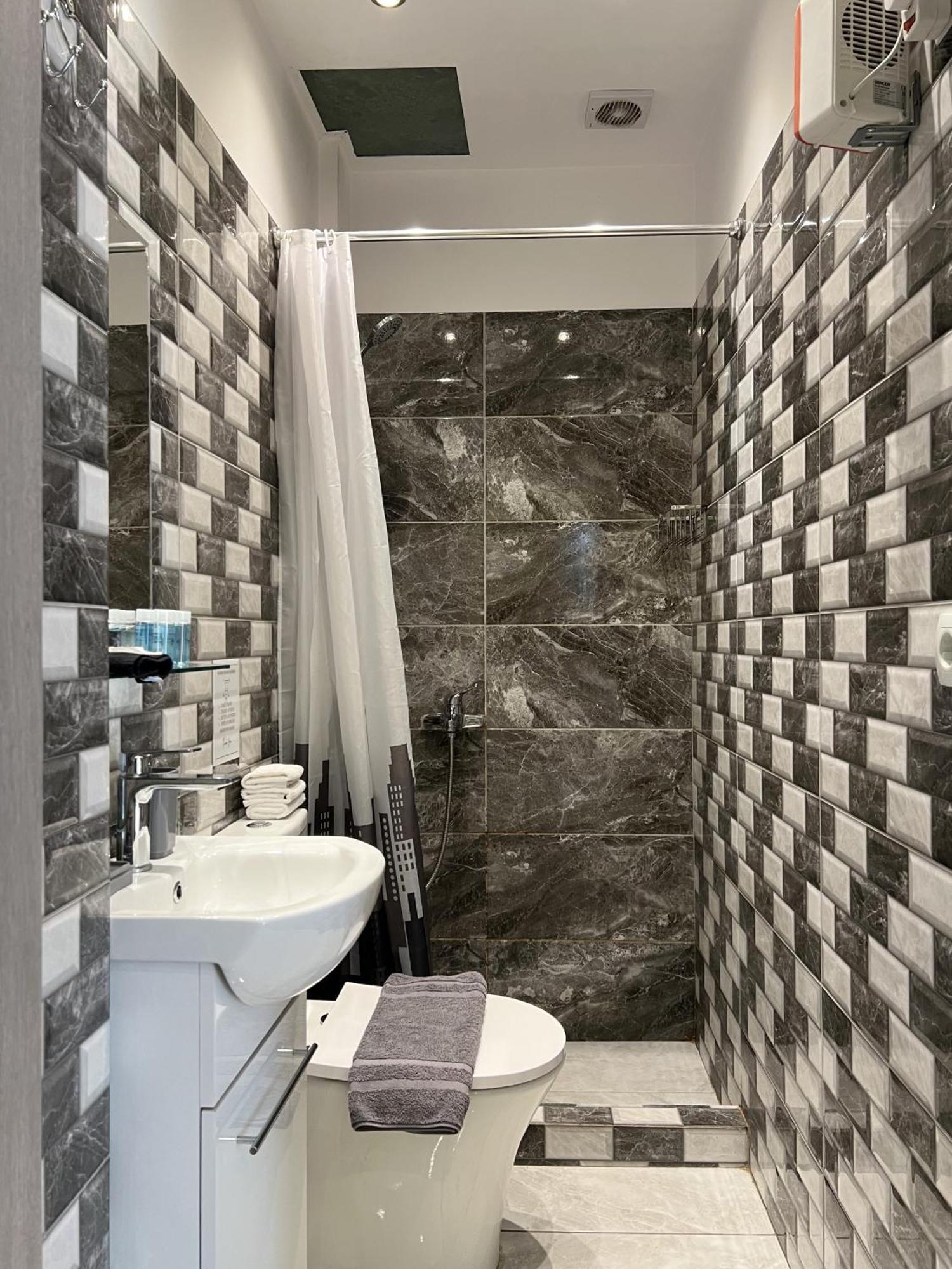 Historic Center Getaway 10'Walk To Acropolis Hill Apartment Атина Екстериор снимка