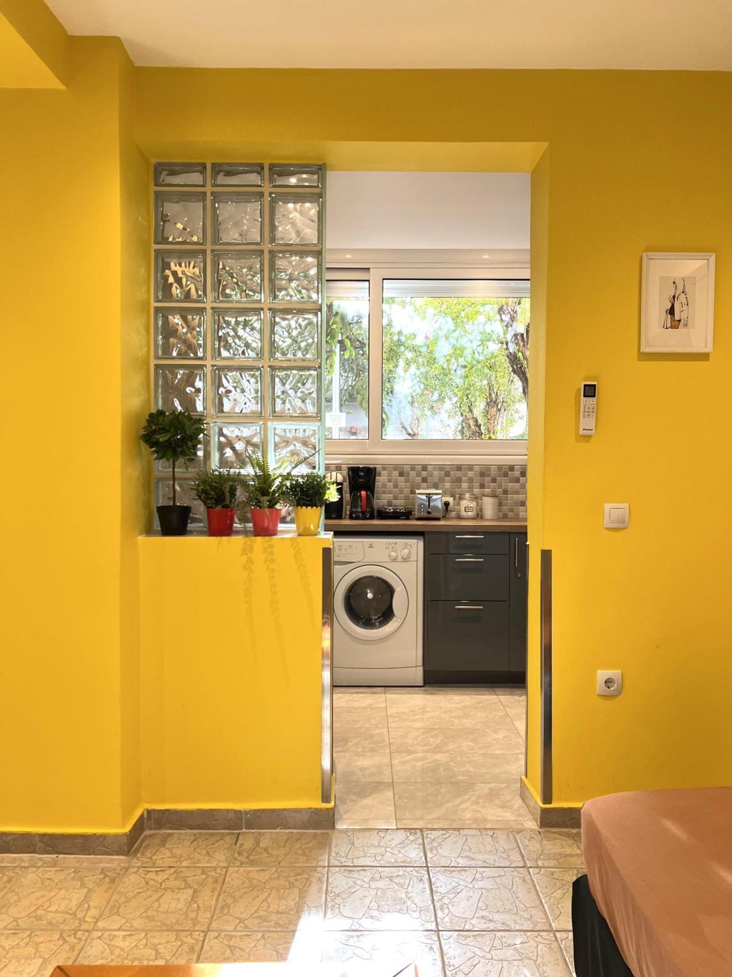 Historic Center Getaway 10'Walk To Acropolis Hill Apartment Атина Екстериор снимка